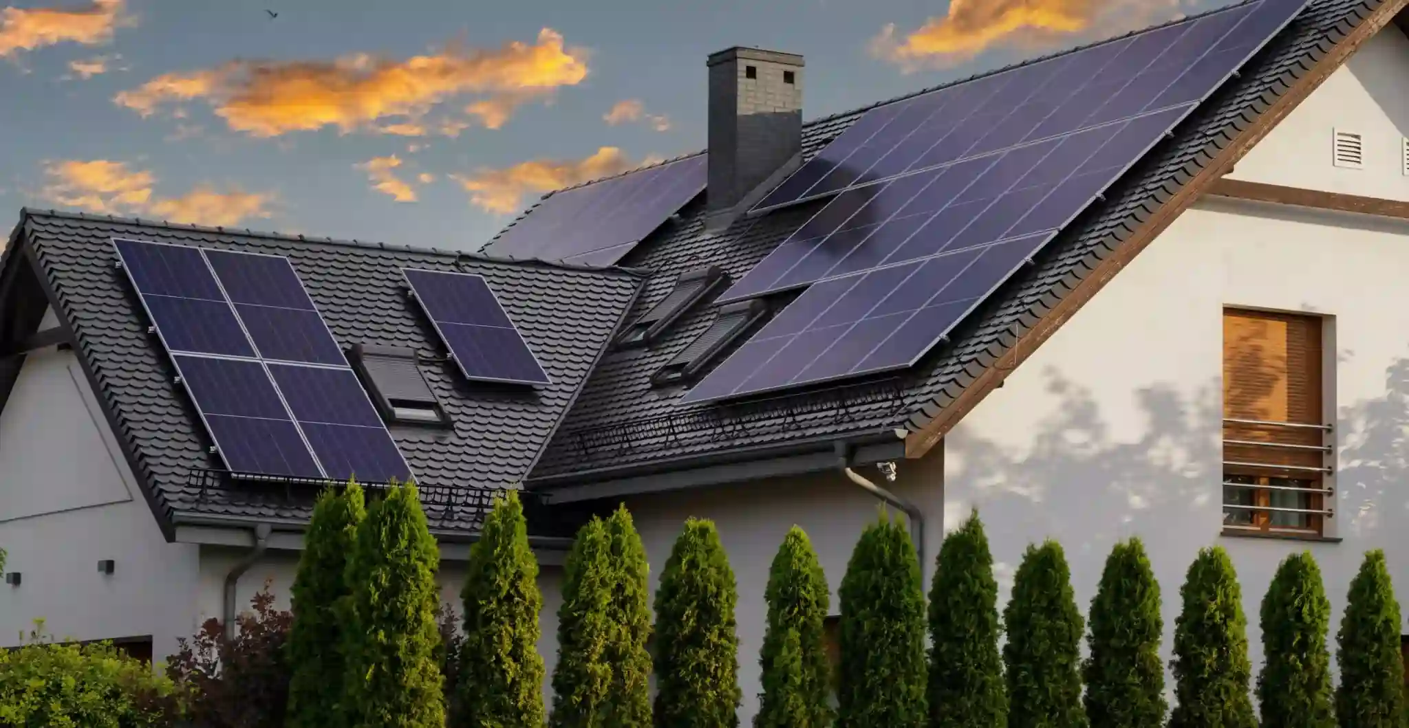 solarpanels-homepage-banner-FAQwebp (1) (2)